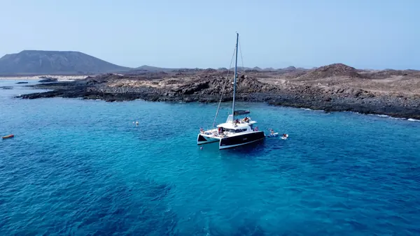 Catamarán de lujo Oby Luxury